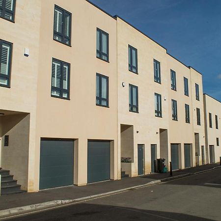 Solar Sanctuary- Skyline Balcony, City Centre, Three Floors, King Beds, Netflix And More! Bath Exteriér fotografie