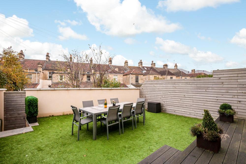Solar Sanctuary- Skyline Balcony, City Centre, Three Floors, King Beds, Netflix And More! Bath Exteriér fotografie