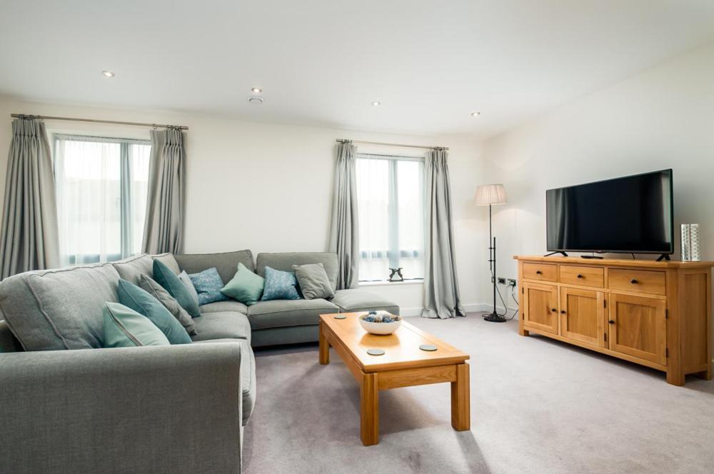 Solar Sanctuary- Skyline Balcony, City Centre, Three Floors, King Beds, Netflix And More! Bath Exteriér fotografie